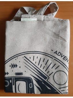Bolsa "adventure awaits"